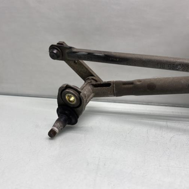 Moteur essuie glace avant VOLKSWAGEN GOLF 4 Photo n°3