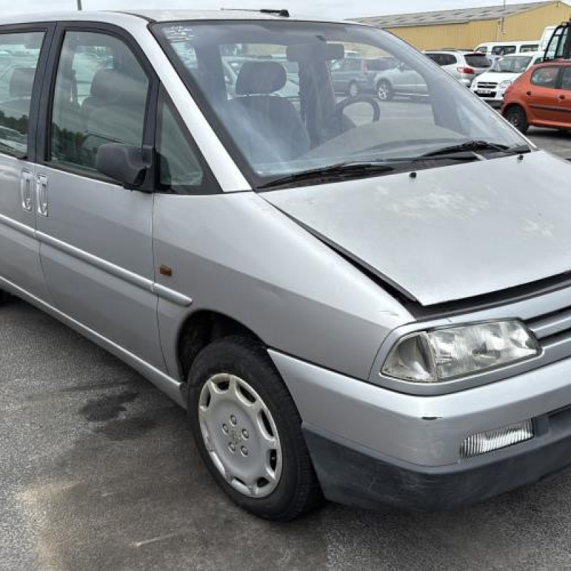 Calandre PEUGEOT 806 Photo n°6