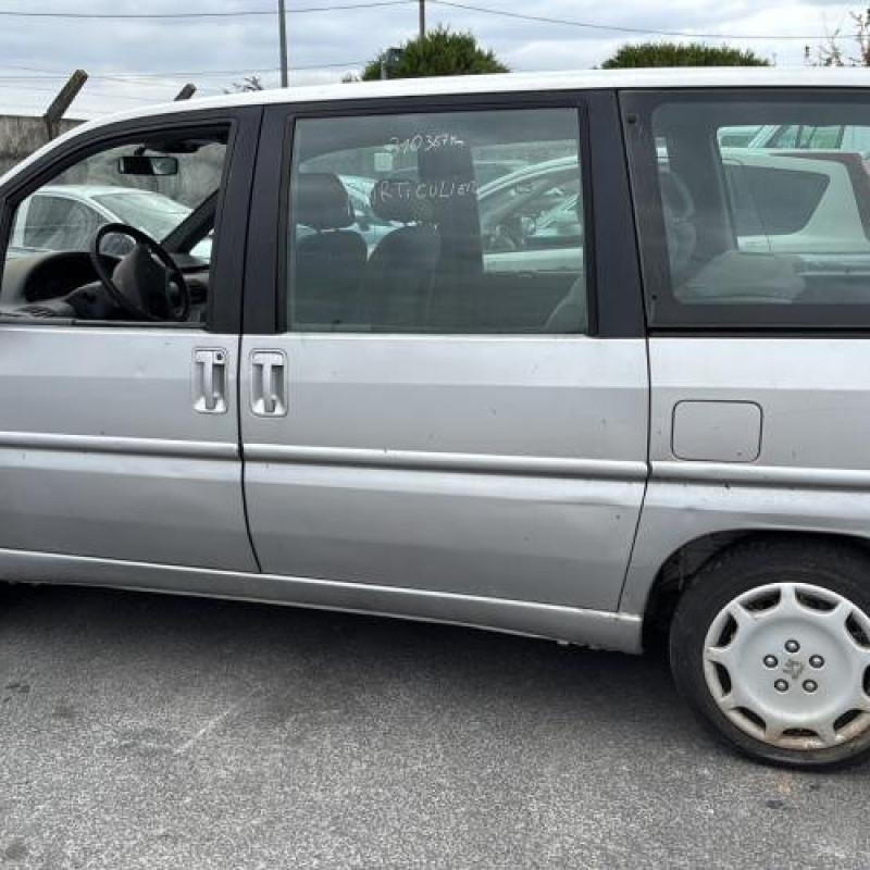 Calandre PEUGEOT 806 Photo n°10