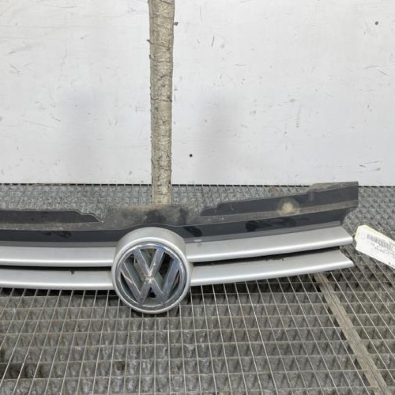 Calandre VOLKSWAGEN GOLF 4 Photo n°1