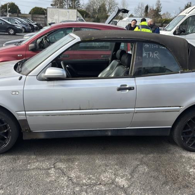 Calandre VOLKSWAGEN GOLF 4 Photo n°11