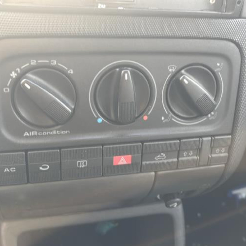 Calandre VOLKSWAGEN GOLF 4 Photo n°18