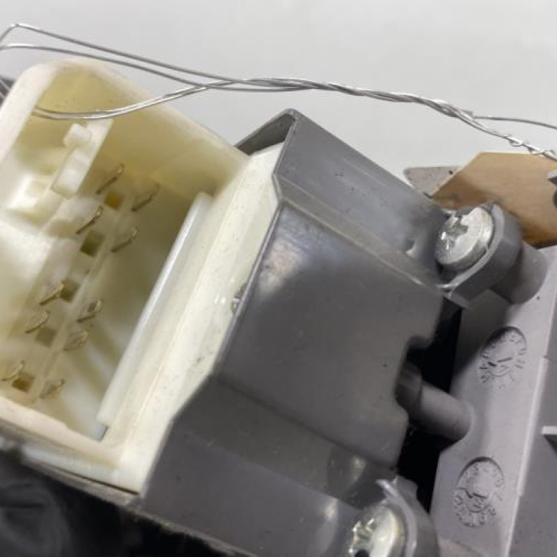 Interrupteur de leve vitre avant gauche TOYOTA YARIS 2 Photo n°3