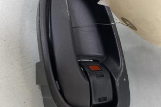 Poignee interieur arriere droit TOYOTA YARIS 2 Photo n°1
