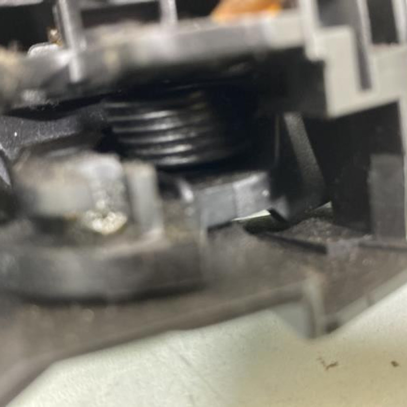 Poignee interieur arriere droit TOYOTA YARIS 2 Photo n°3