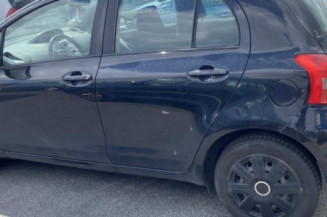 Poignee interieur avant droit TOYOTA YARIS 2