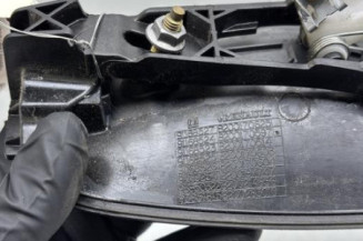 Poignee porte avant droit RENAULT TRAFIC 2