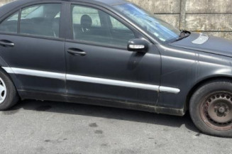 Aile avant droit MERCEDES CLASSE C 203