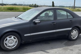 Aile avant droit MERCEDES CLASSE C 203
