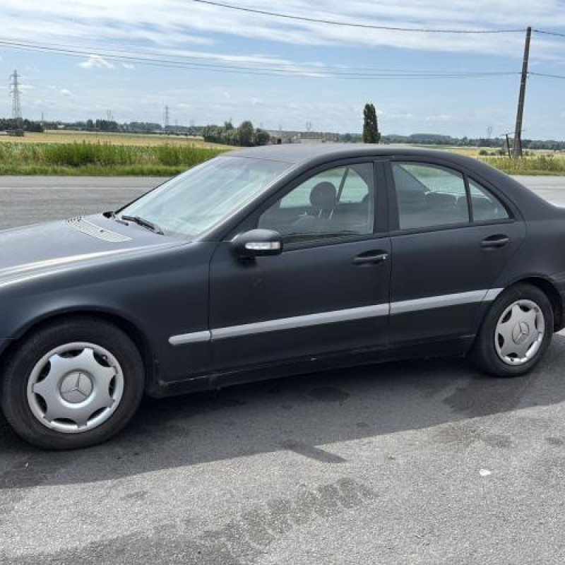 Aile avant droit MERCEDES CLASSE C 203 Photo n°11