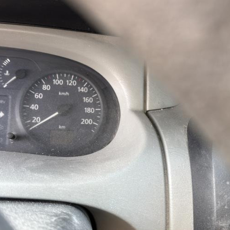 Pare choc arriere RENAULT TRAFIC 2 Photo n°20