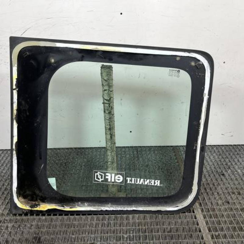 Vitre porte coffre gauche RENAULT TRAFIC 2 Photo n°4