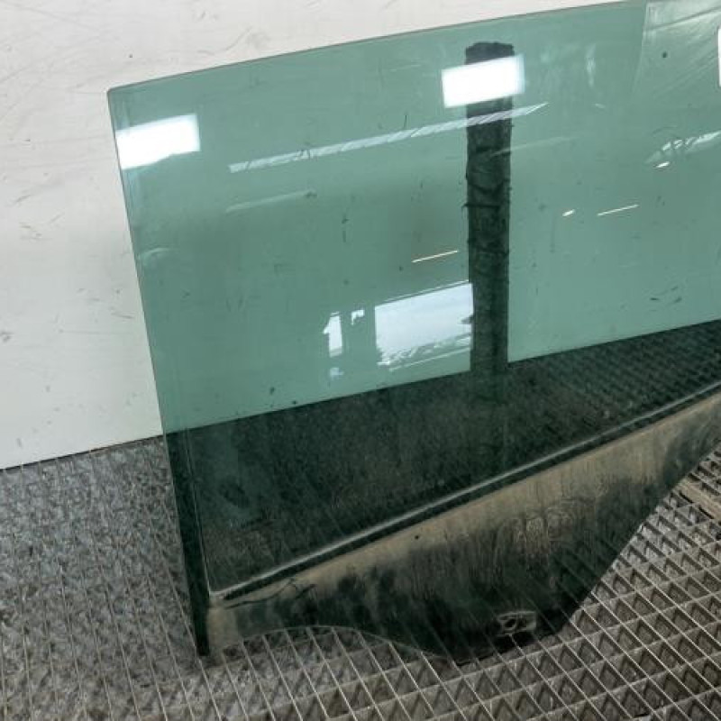 Vitre arriere gauche RENAULT MEGANE 4 Photo n°2