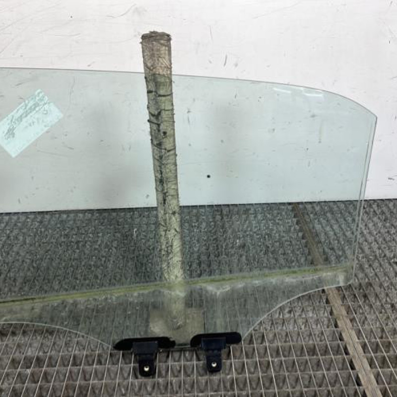 Vitre arriere droit HYUNDAI I 20 2 Photo n°4