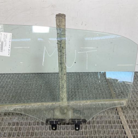 Vitre arriere gauche HYUNDAI I 20 2 Photo n°1