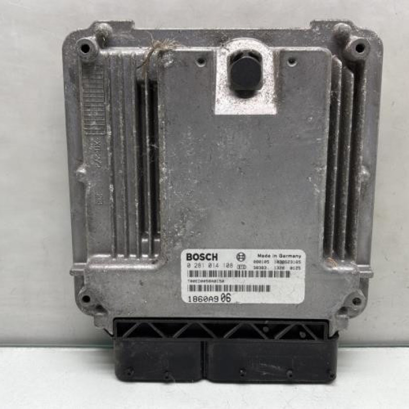 Calculateur moteur MITSUBISHI OUTLANDER 2 Photo n°1