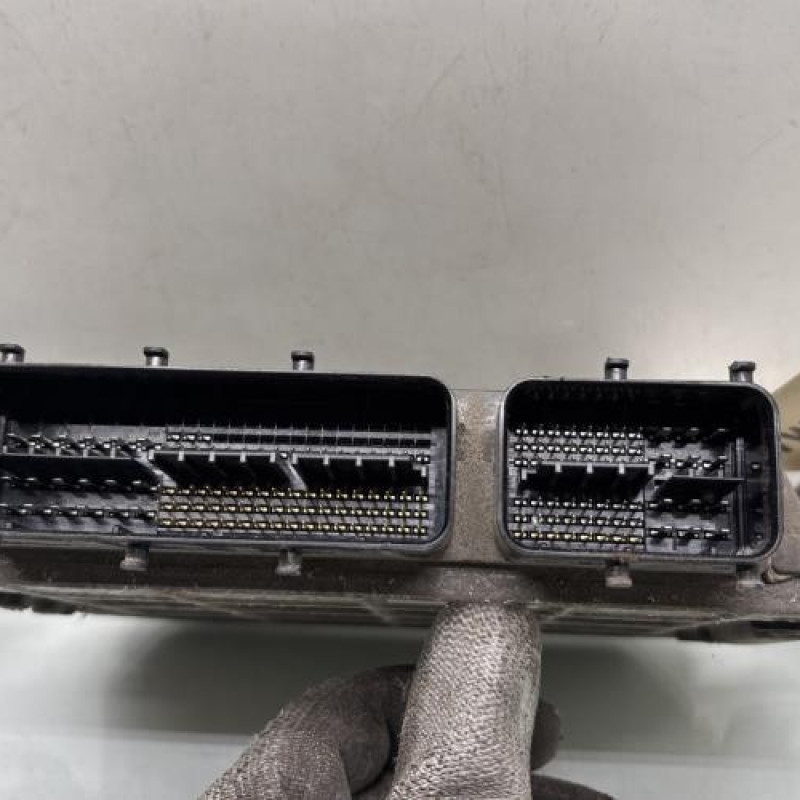 Calculateur moteur TOYOTA YARIS 2 Photo n°3