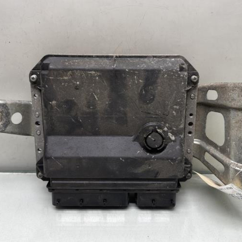 Calculateur moteur TOYOTA YARIS 2 Photo n°4