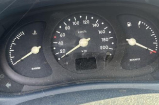 Calculateur moteur RENAULT CLIO 2