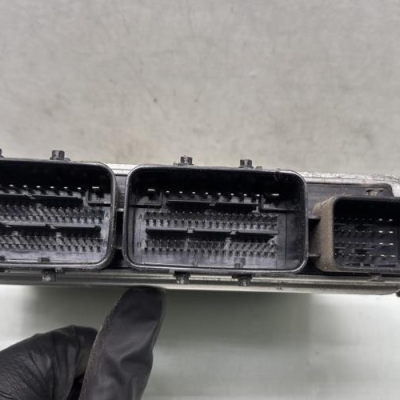 Calculateur moteur RENAULT MASTER 3 Photo n°3