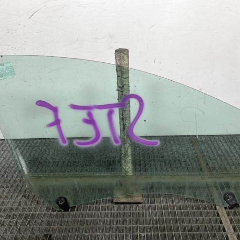 Vitre avant gauche RENAULT MEGANE 4 Photo n°4