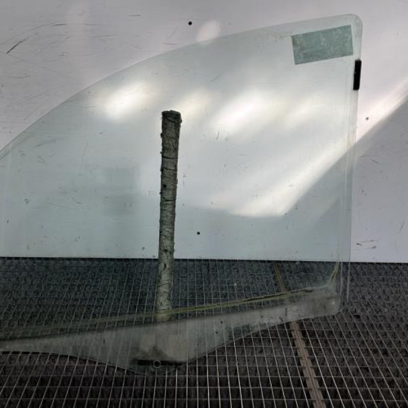 Vitre avant droit PEUGEOT BIPPER Photo n°4