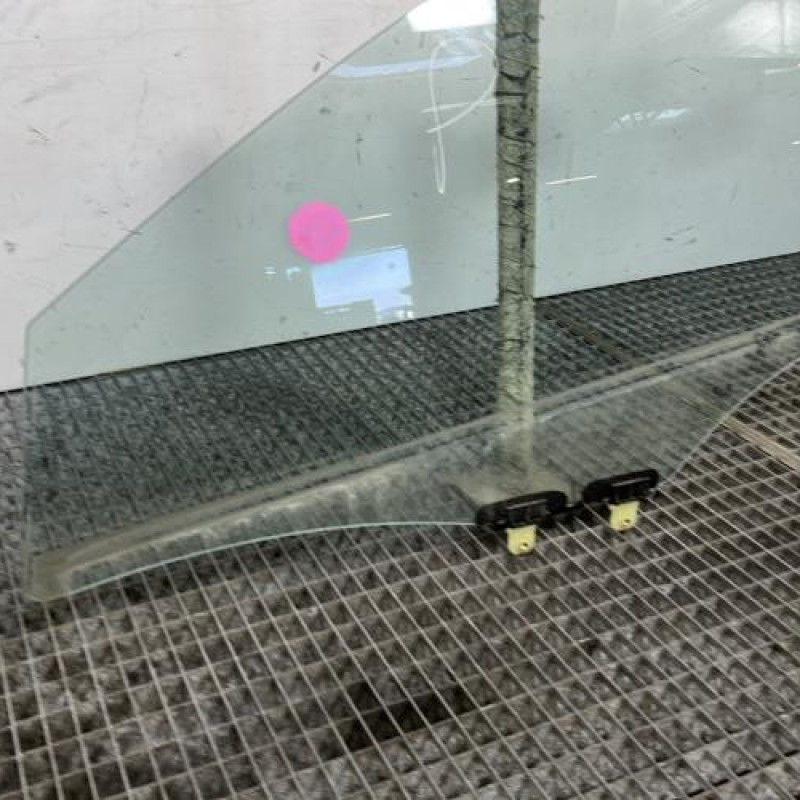 Vitre avant gauche HYUNDAI I 20 2 Photo n°2