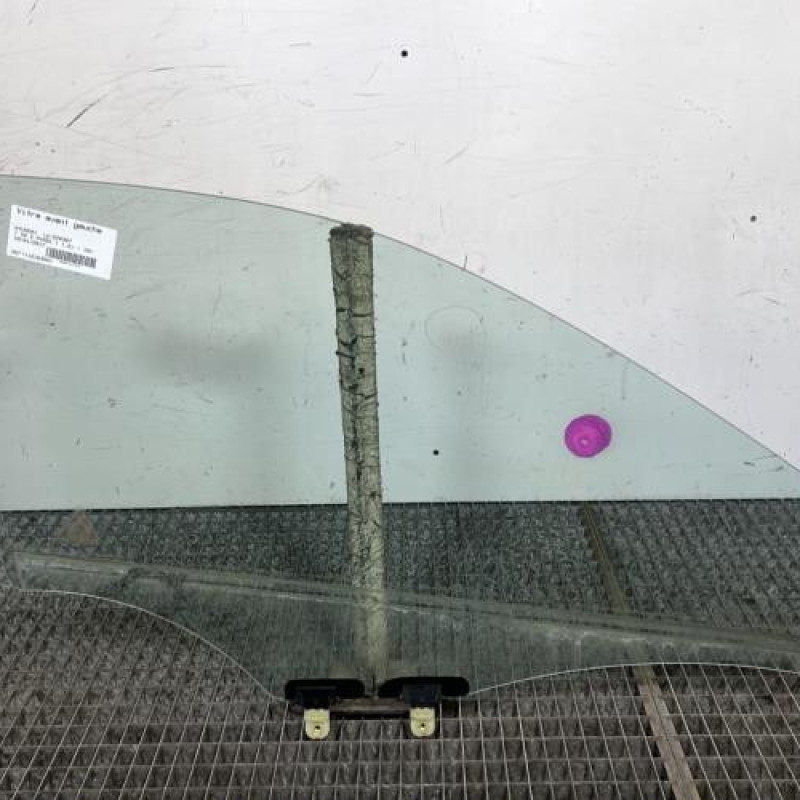 Vitre avant gauche HYUNDAI I 20 2 Photo n°4