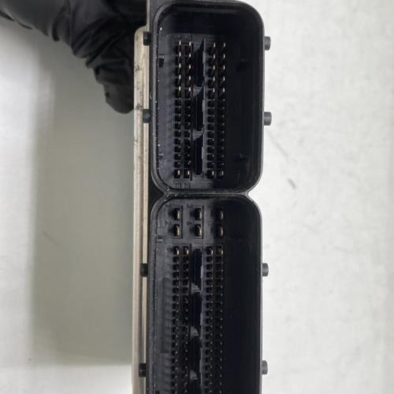 Calculateur moteur VOLKSWAGEN GOLF PLUS Photo n°4