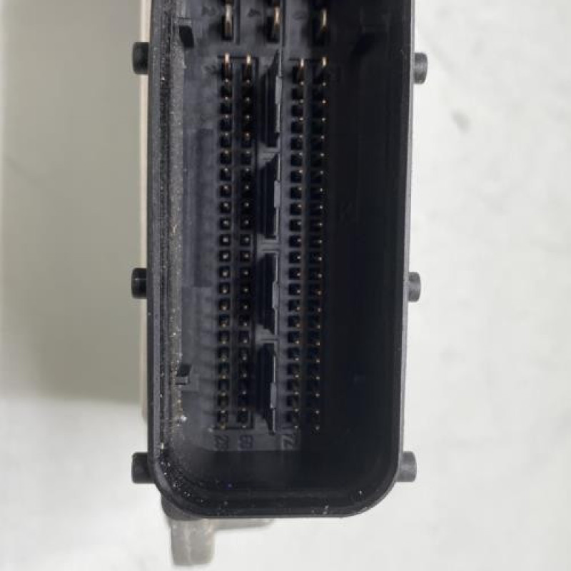 Calculateur moteur VOLKSWAGEN GOLF PLUS Photo n°5