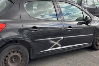 Calculateur moteur PEUGEOT 207