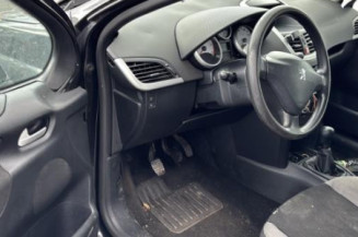 Calculateur moteur PEUGEOT 207