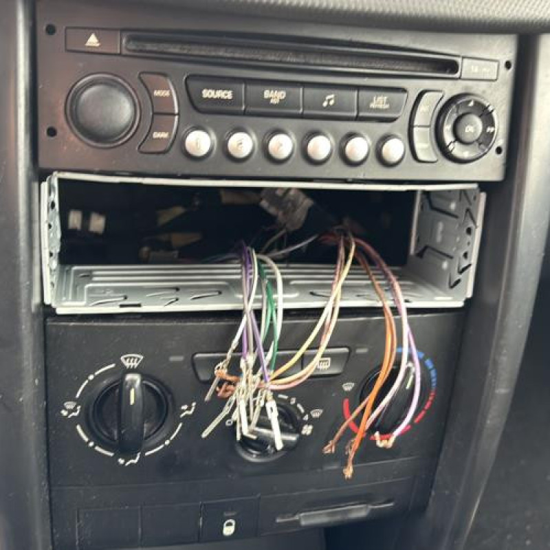 Calculateur moteur PEUGEOT 207 Photo n°20