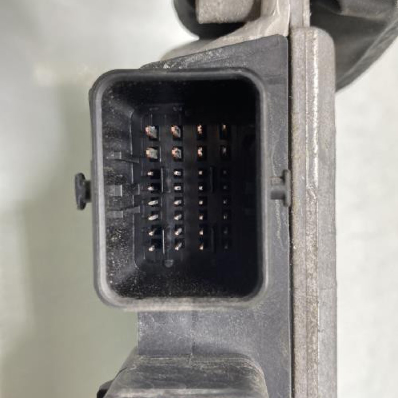 Calculateur moteur CITROEN C8 Photo n°2