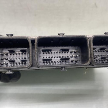 Calculateur moteur PEUGEOT 206