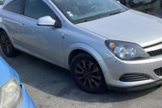 Calculateur moteur OPEL ASTRA H