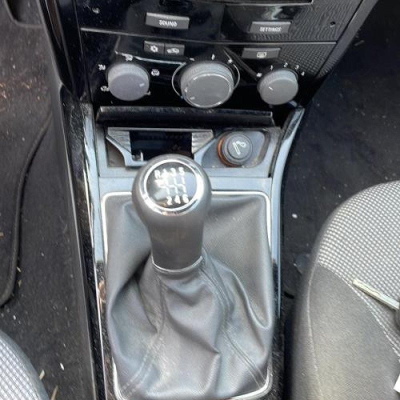 Calculateur moteur OPEL ASTRA H Photo n°6