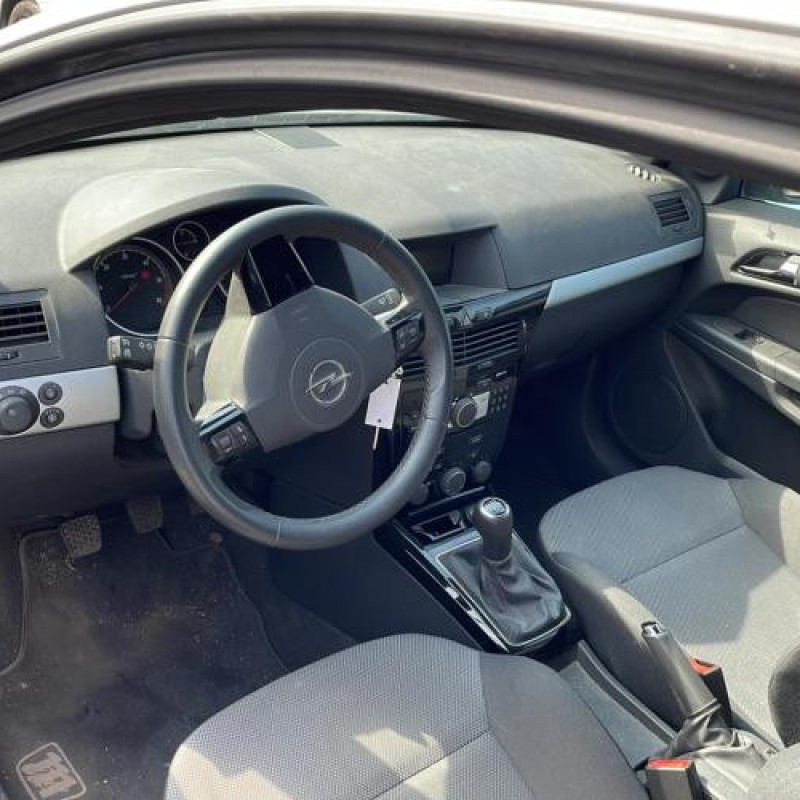 Calculateur moteur OPEL ASTRA H Photo n°10