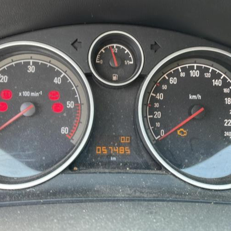 Calculateur moteur OPEL ASTRA H Photo n°11