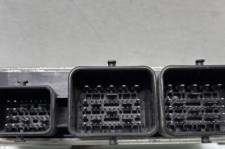 Calculateur moteur PEUGEOT 208 1