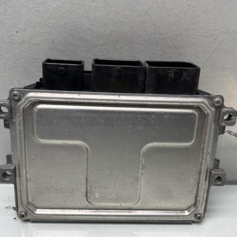 Calculateur moteur PEUGEOT 208 1 Photo n°4