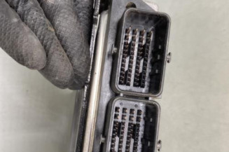Calculateur moteur RENAULT GRAND SCENIC 2