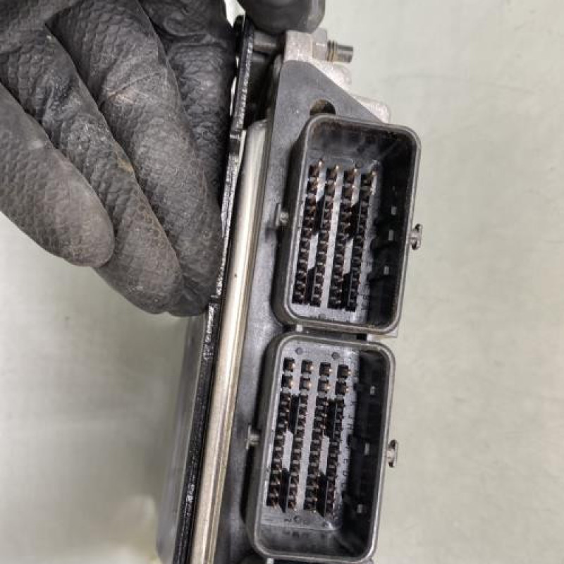Calculateur moteur RENAULT GRAND SCENIC 2 Photo n°4
