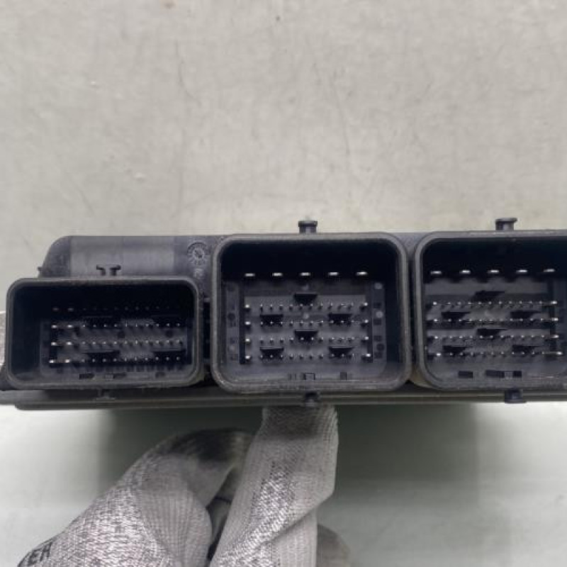 Calculateur moteur PEUGEOT 508 1 Photo n°3