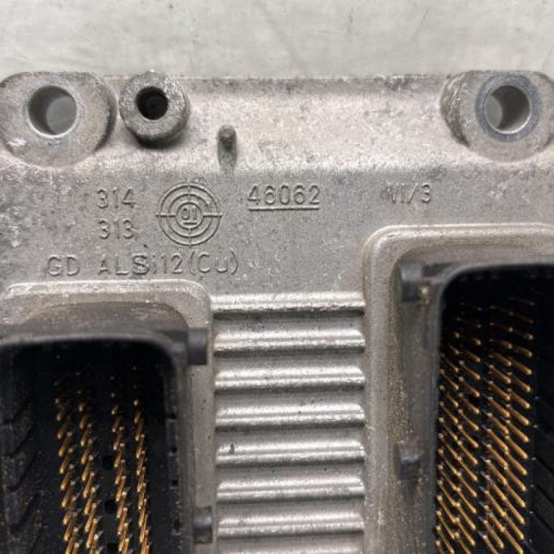 Calculateur moteur OPEL CORSA C Photo n°4