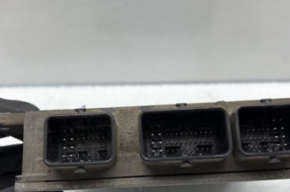 Calculateur moteur RENAULT CLIO 2