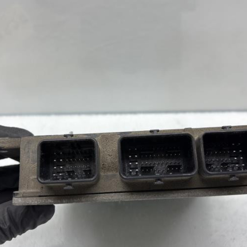 Calculateur moteur RENAULT CLIO 2 Photo n°3