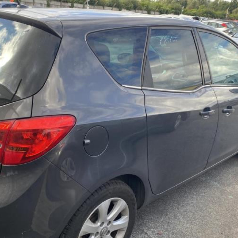 Calculateur moteur OPEL MERIVA B Photo n°8