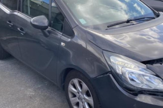 Calculateur moteur OPEL MERIVA B
