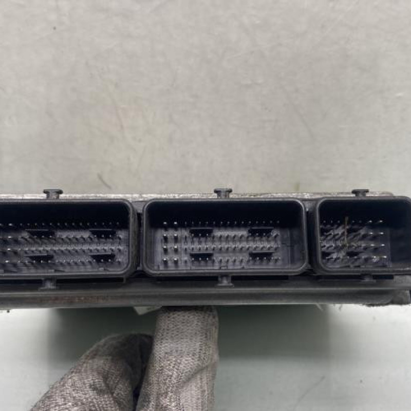Calculateur moteur RENAULT GRAND SCENIC 3 Photo n°3